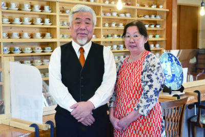長澤店主と妻、圭子さんの２人で切り盛りしている