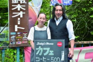 「ちょっとお腹が空いたとき、通りすがりでも気軽に寄ってほしいです」と話す鈴木代表と里夏さん